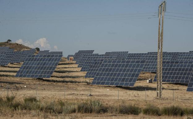 Endesa conecta a la red seis nuevas plantas solares en Extremadura tras invertir 200 millones