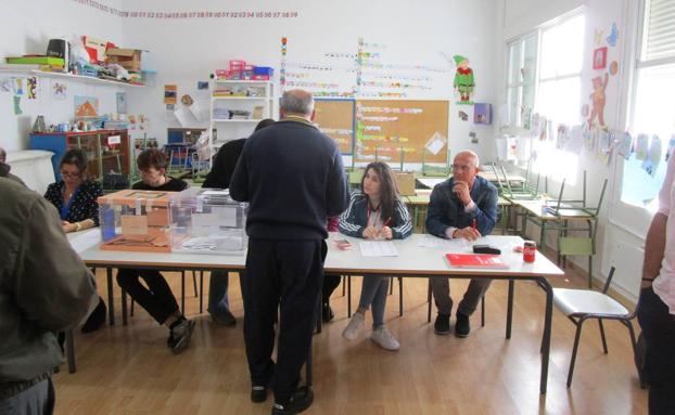 Unos 6.600 electores están llamados a votar este domingo en las elecciones generales