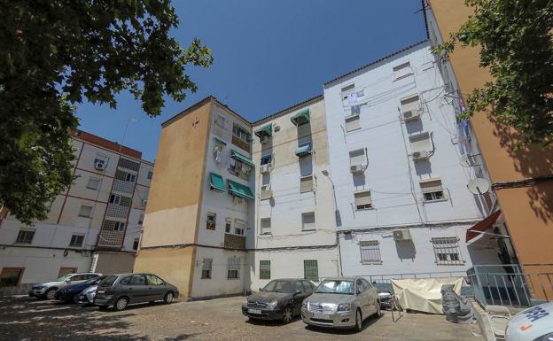 Desmantelan un punto de venta de droga en Badajoz al que acudían menores en el recreo