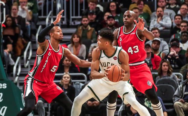 Exhibición exprés de Antetokounmpo ante Carmelo