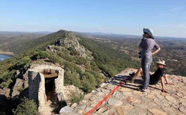 El Mes de la Reserva de Monfragüe ofrece este fin de semana astronomía, rutas y setas