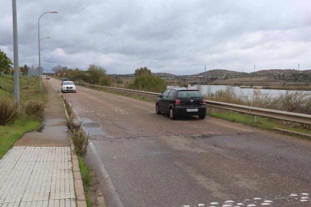 La Junta reformará el centro de menores de Mérida y terminará la mejora de la carretera del Prado