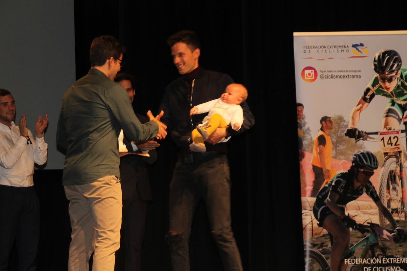La XXV Gala del Ciclismo Extremeño reconoce la gran trayectoria del jerezano José Julián Antúnez en este deporte