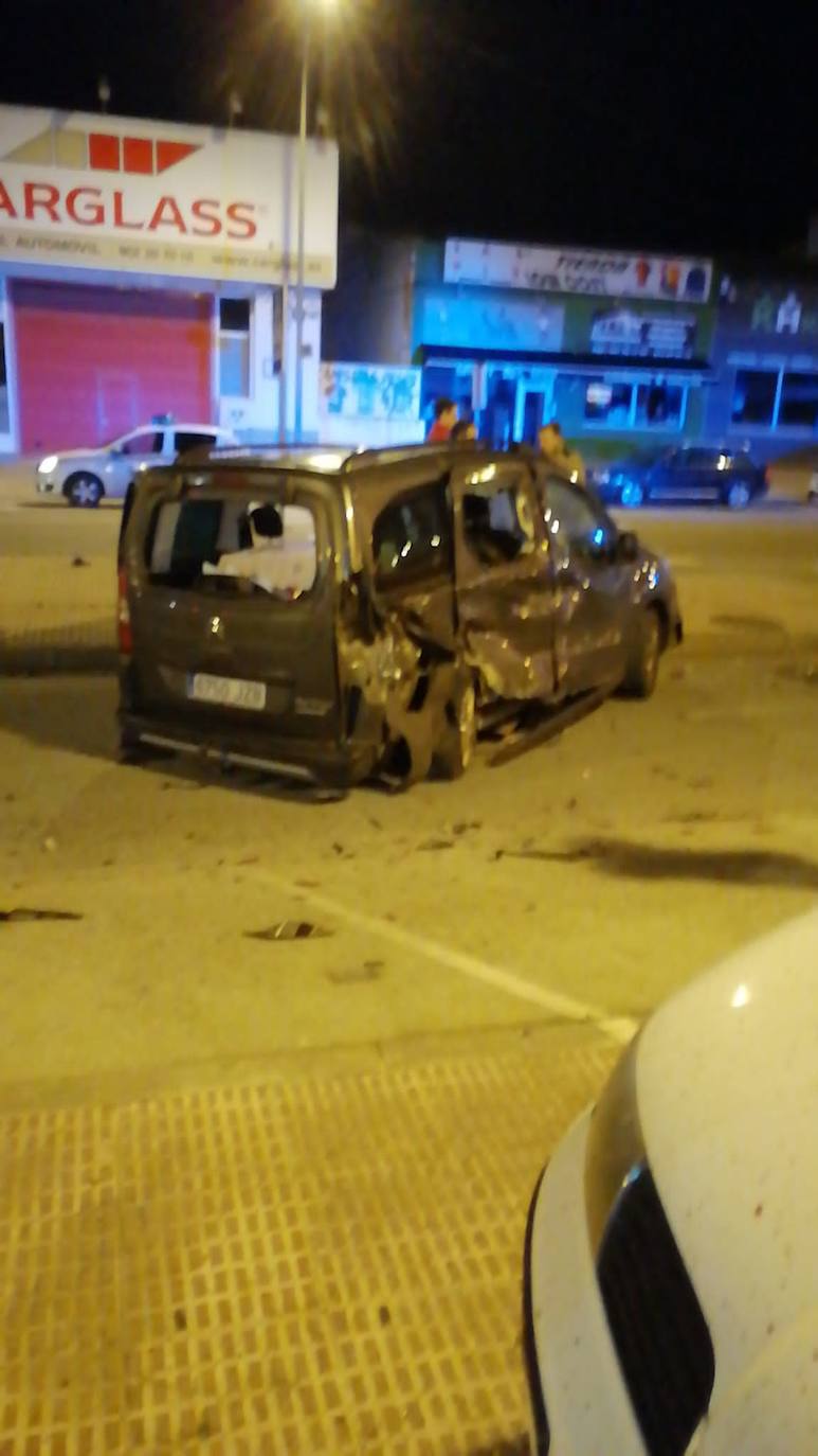 Un conductor ebrio resulta herido en Plasencia al embestir a un vehículo en el que viajaban un hombre y su mujer embarazada