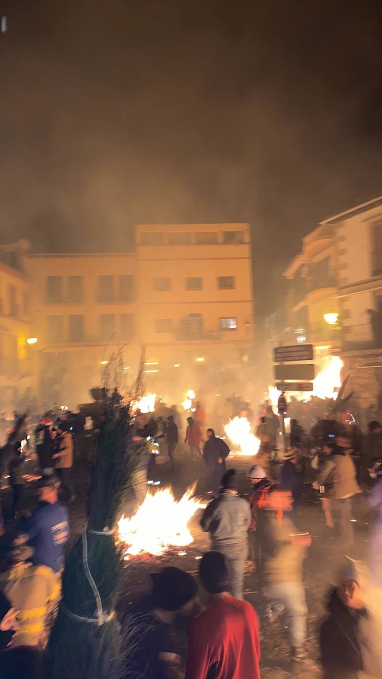 Jarandilla de la Vera arde con Los Escobazos