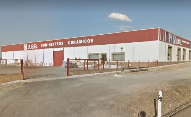 Un trabajador resulta herido al caer desde seis metros de altura en Herrera del Duque