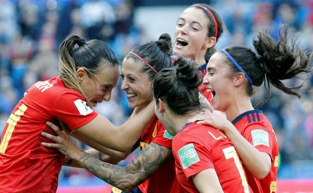 El fútbol femenino español, un gigante con pies de barro