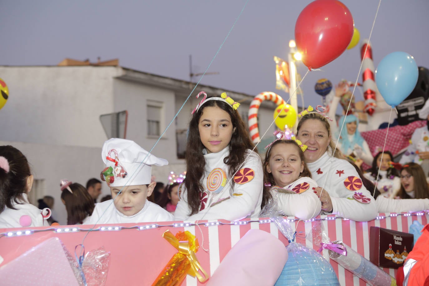 La comitiva real derrocha fantasía en Cáceres