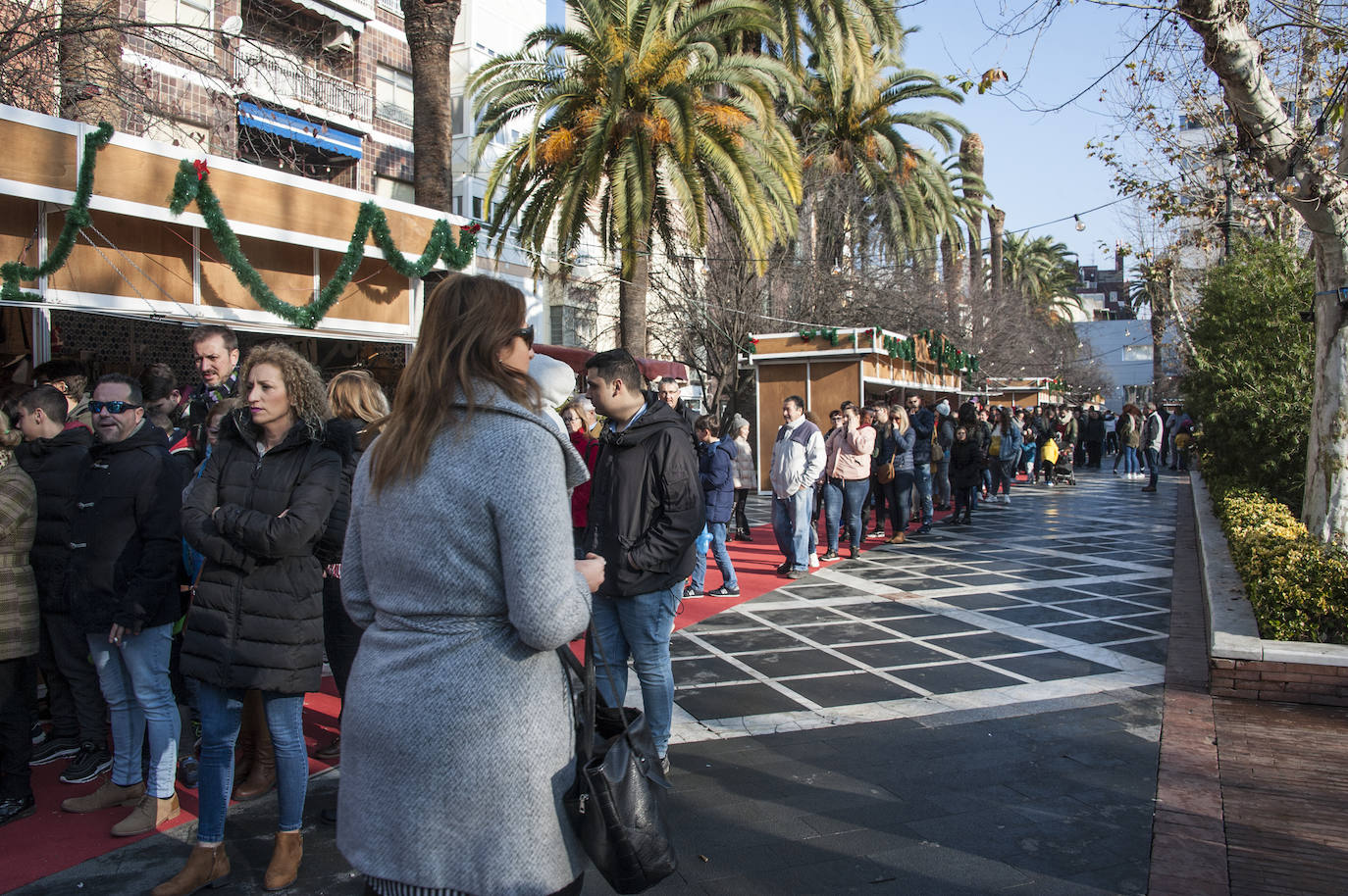 Un roscón de premio con largas colas en Badajoz