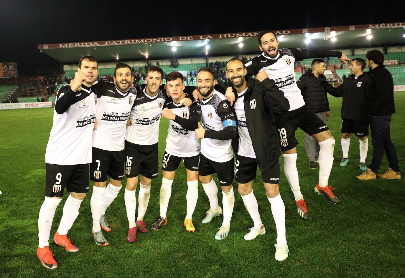 El Mérida pasa en la tanda de penaltis y sigue en la Copa del Rey