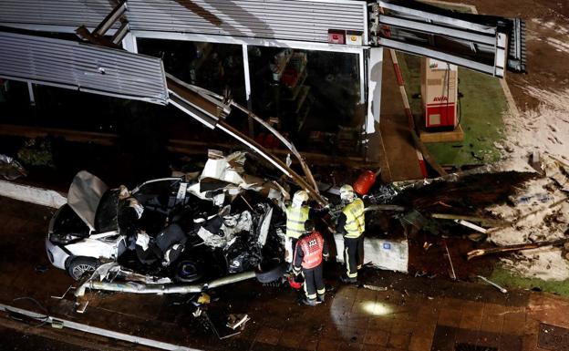 Un autobús sin frenos causa la muerte de dos hermanos, de 8 y 5 años, en Estella