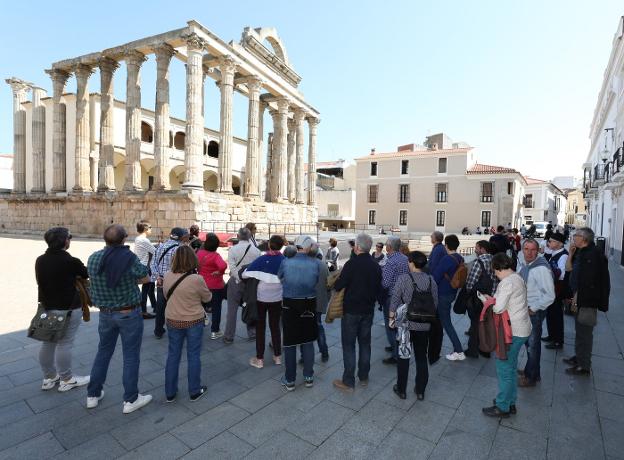 La mitad de los turistas nacionales que visitan Mérida proceden de Madrid o Andalucía