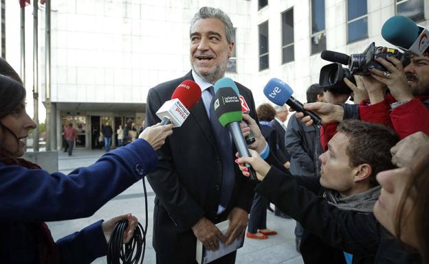 La presidenta madrileña ficha a Miguel Ángel Rodríguez como jefe de Gabinete