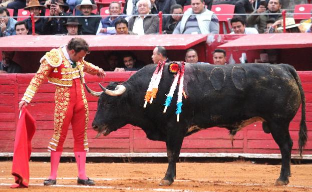 Antonio Ferrera abre la puerta grande de la México