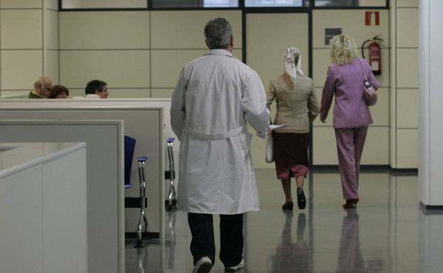 La Audiencia de Badajoz niega la custodia compartida a un médico por sus frecuentes guardias