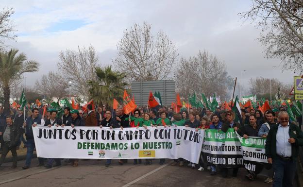 Irene Montero respalda a los agricultores: «Movilizarse es la base de la democracia»