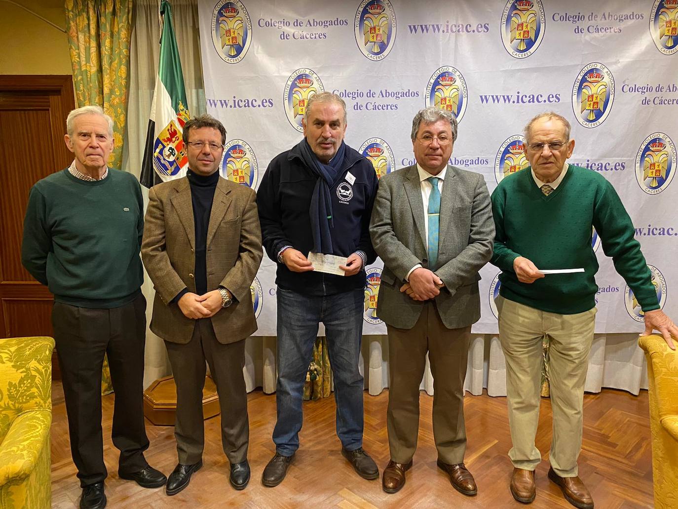 Cácerescaparate: Fin de enero con fados y amigos que comen juntos