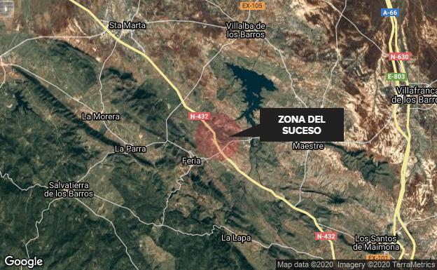 Dos heridos leves en una salida de vía de una furgoneta en la N-432 cerca de Feria