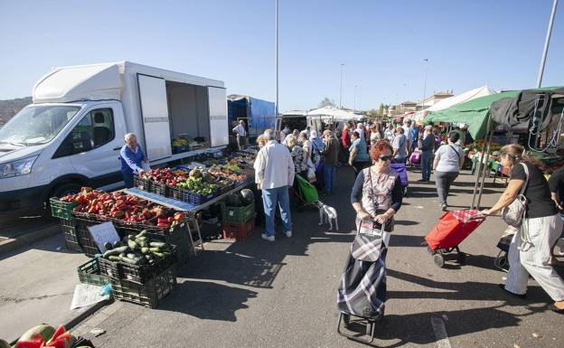 Mejostilla y Charca Musia son las dos opciones que quedan para el traslado del mercado en Cáceres