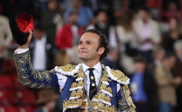 Antonio Ferrera indulta a un toro y vuelve a abrir la puerta grande de la México