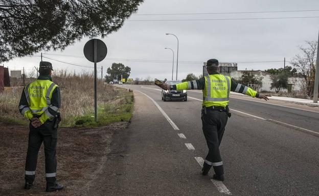 Seis meses de prisión por robar un vehículo, saltarse un control y huir de forma temeraria en Miajadas