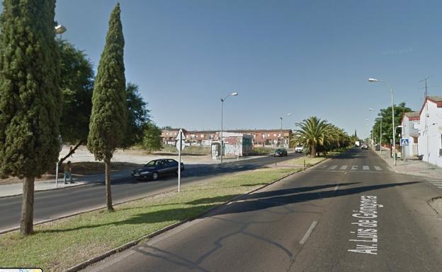 Una mujer de 78 años sufre heridas graves al ser atropellada por un camión en Badajoz