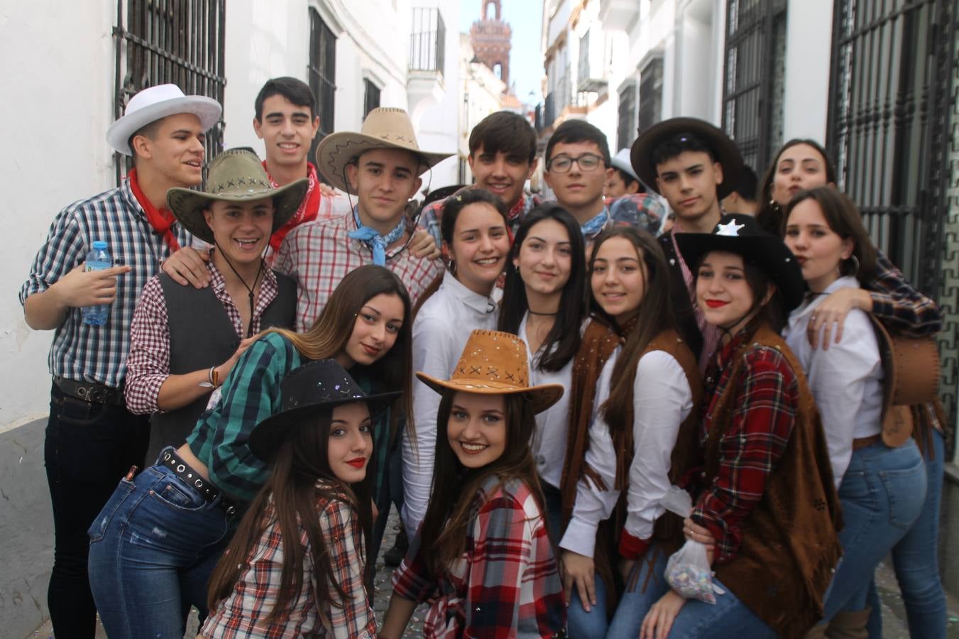 Los centros educativos derrochan genialidad y fantasía en su magnífico desfile