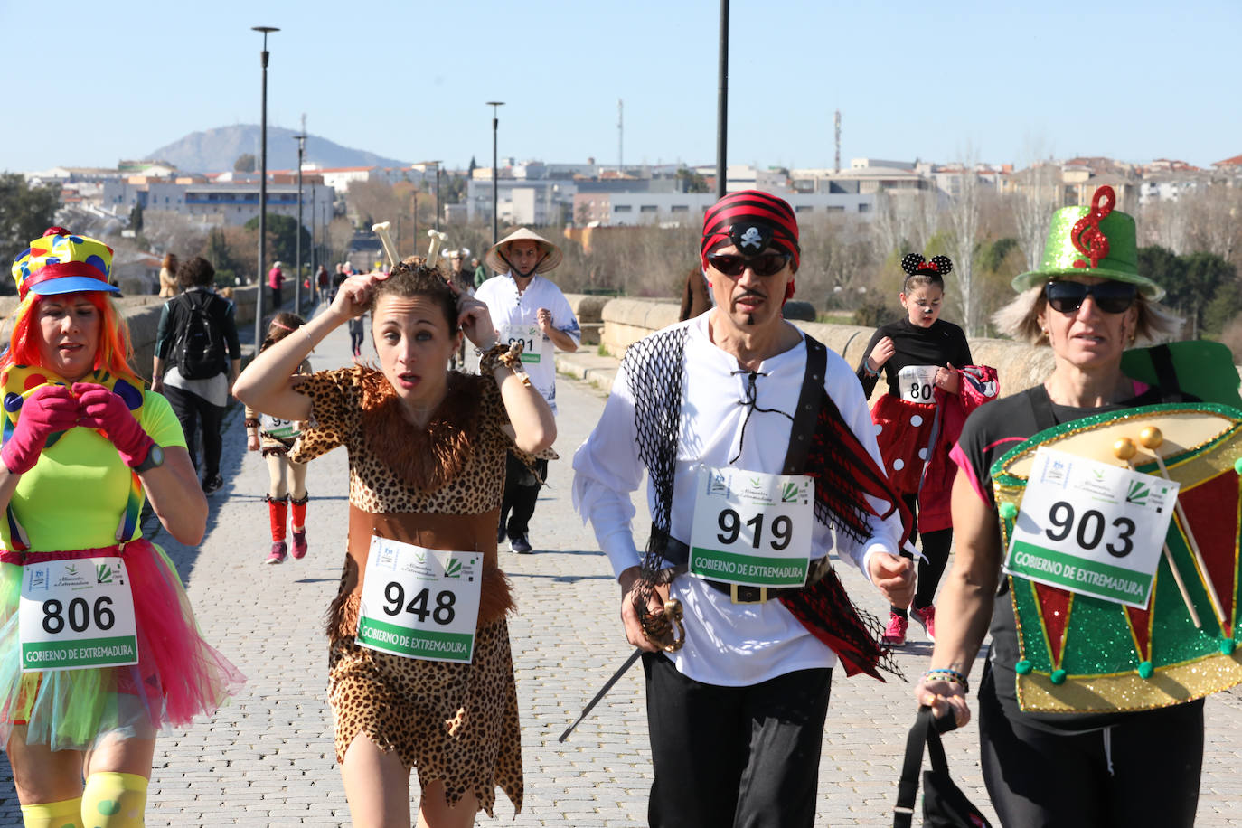Carrera, jamonada y garbanzada en el Carnaval Romano