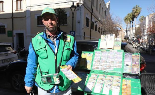 Diez cupones premiados con 200.000 euros se vendieron el sábado en la carpa del Carnaval Romano