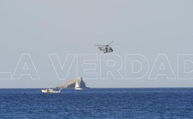 Muere un comandante de la Patrulla Águila al estrellarse su avión frente a La Manga