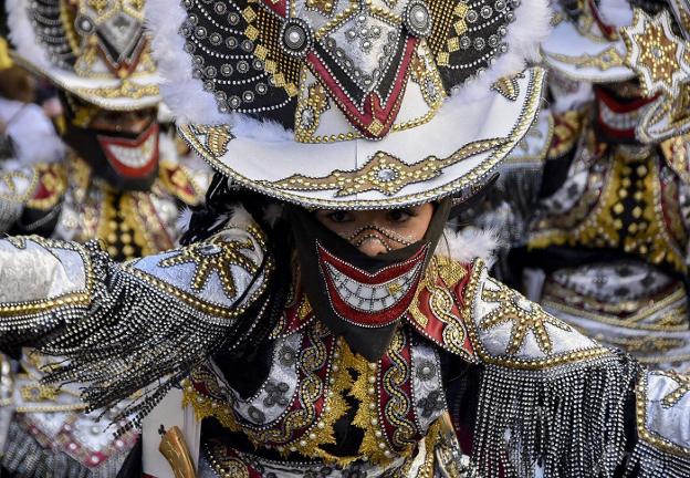 Siete comparsas reclaman recibir su premio del desfile del domingo