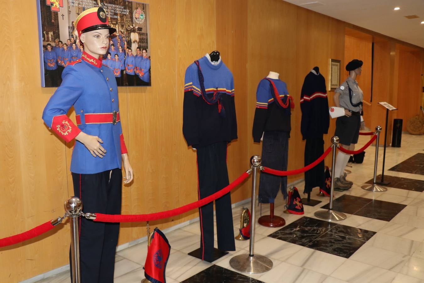 Emotivo acto de la OJE y de su Agrupación 'Maestro Sousa' con la presentación de un nuevo uniforme en el 35º aniversario de su Hogar