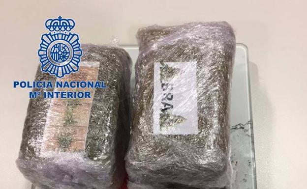 Detenido un joven en la estación de autobuses de Cáceres con 400 gramos de hachís