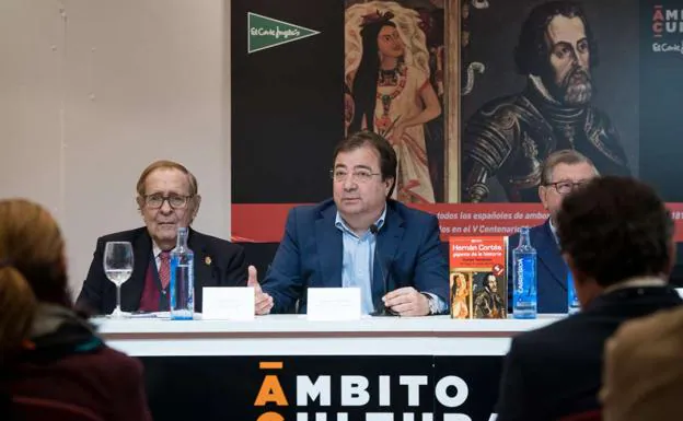 Tamames presenta en Badajoz su libro sobre Hernán Cortés, un «defensor de los pueblos autóctonos»