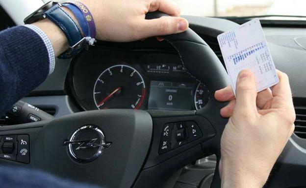 Puesto a disposición judicial un conductor con antecedentes por circular sin carné en Talavera la Real