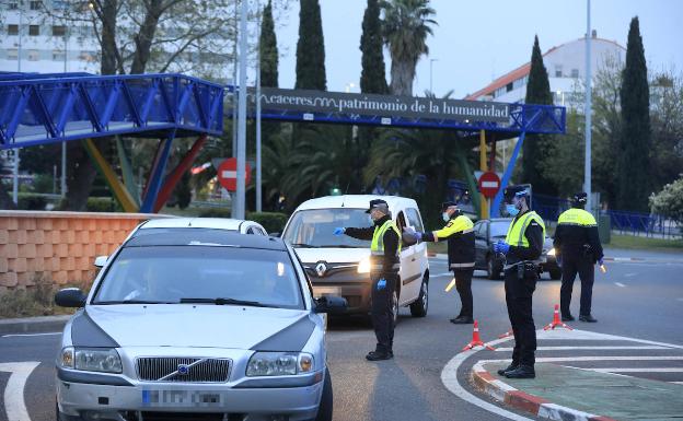 Seis policías locales de Cáceres están en cuarentena tras dar positivo un agente