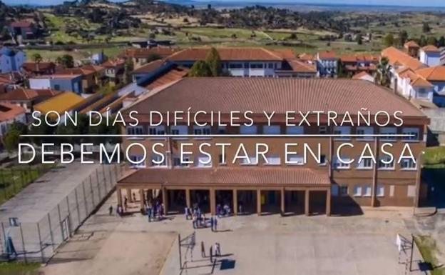 Un colegio de Trujillo graba un vídeo para mandar un mensaje de ánimo a alumnado y a familiares