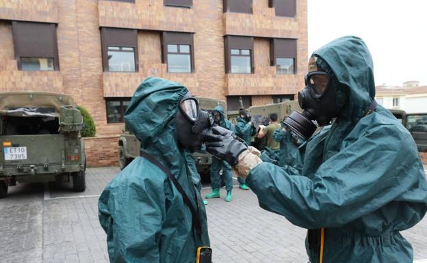 La Brigada Extremadura XI desinfecta la residencia de mayores Rosalba de Mérida