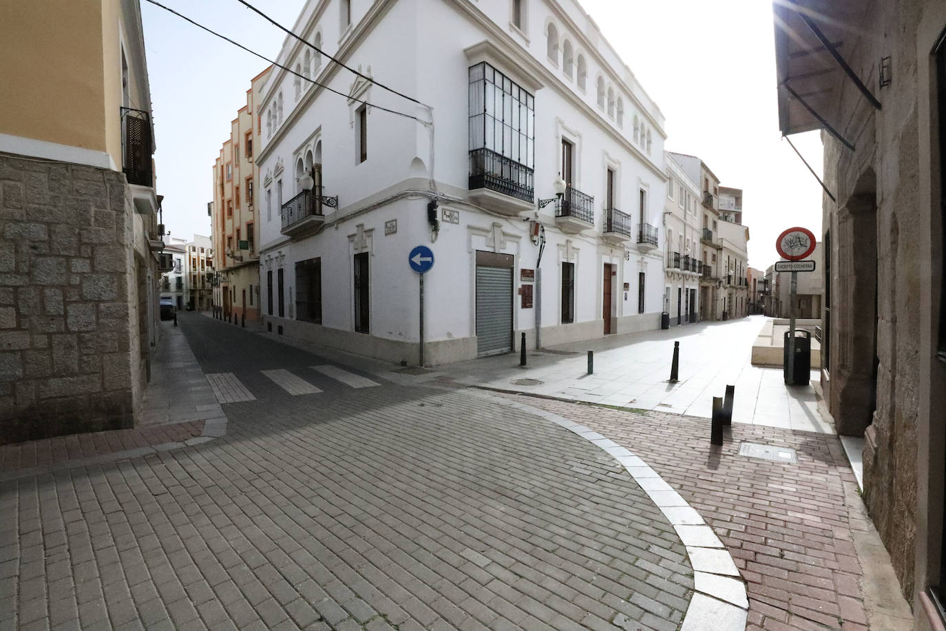 Las plazas y calles de Mérida, vacías por el estado de alarma