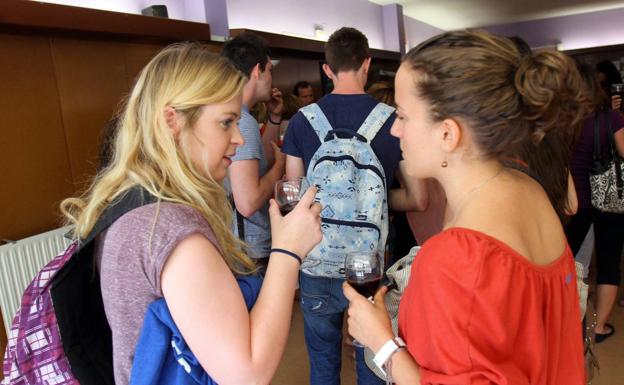 El Gobierno repatria a decenas de erasmus españoles atrapados en Italia