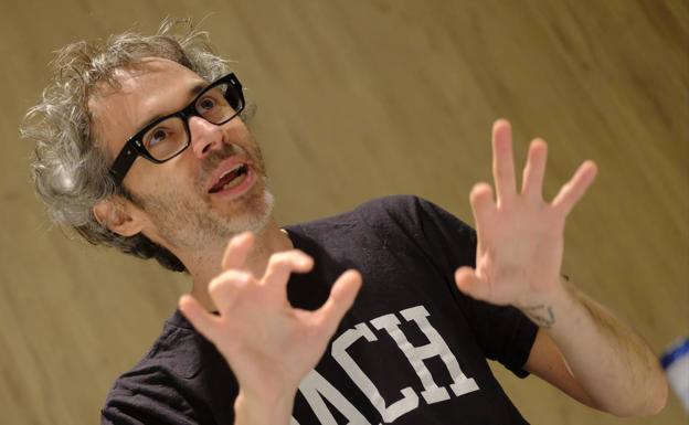 James Rhodes pide un santuario para las canciones de Extremoduro en Plasencia