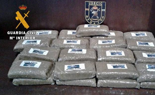 Detenido con tres kilos y medio de hachís en un viaje de Coria del Río a Plasencia