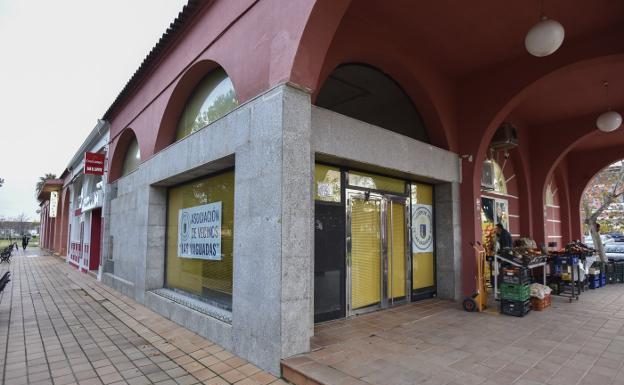 Denunciados por tomarse una cerveza en una sede vecinal de Badajoz