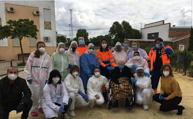 Isidra, a punto de cumplir 104 años, derrota también al coronavirus
