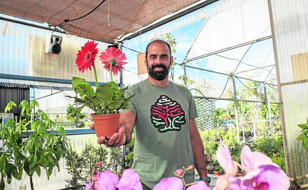 Las flores salen por un día del confinamiento