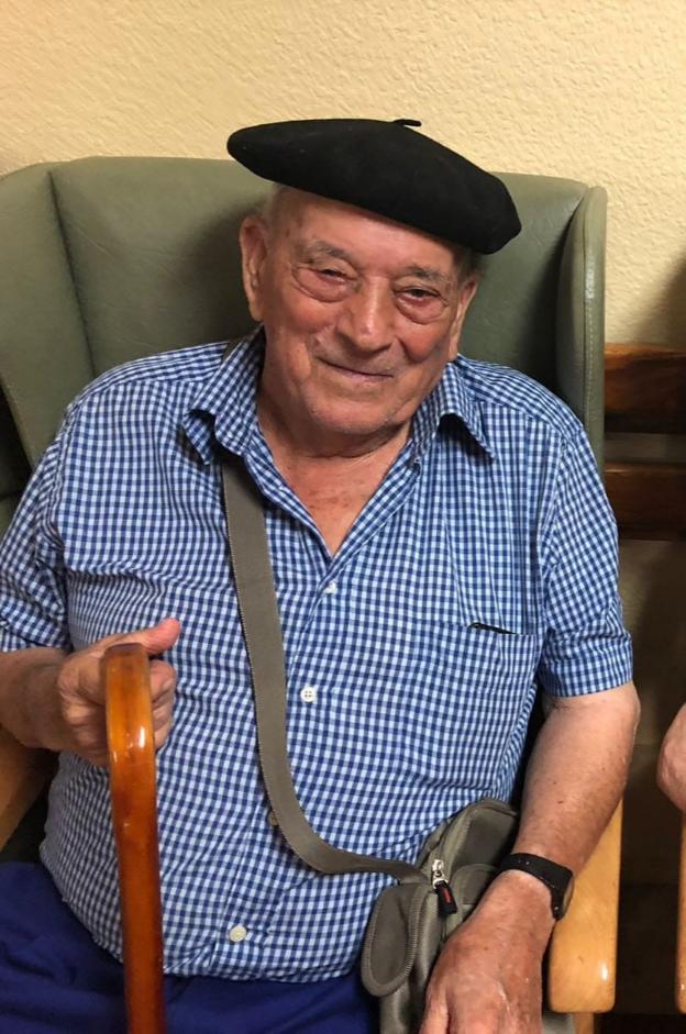 Una vida dedicada al campo en Valdefuentes y a su mujer