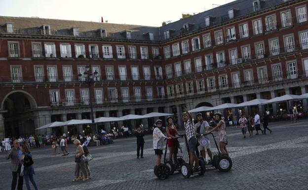 El confinamiento hace estragos entre los más de 15.000 guías turísticos