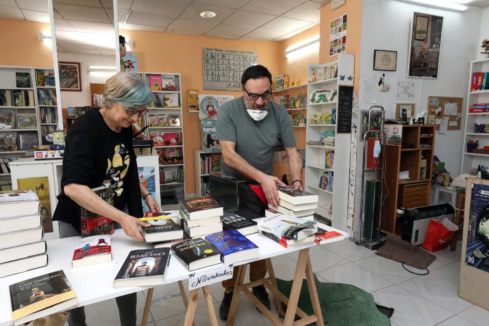 Mª Ángeles y Vicente se llevan La Librería a casa