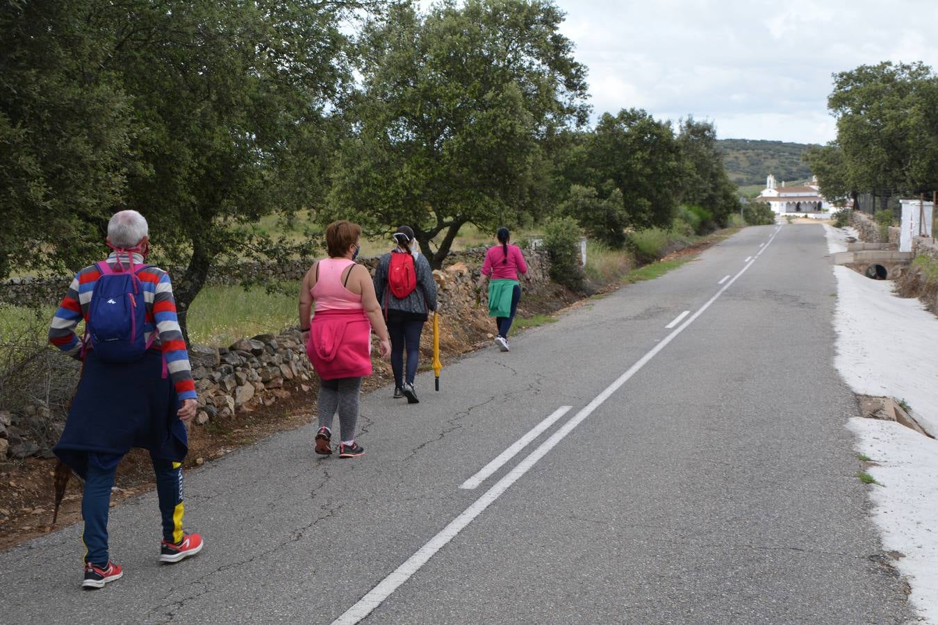 Caminando al Santuario