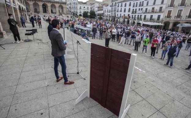 «Los políticos actuales se sienten acomplejados»